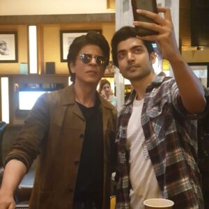 Gurmeet Choudhary Instagram - You were born, and the world became a better place @iamsrk🎉❤️
Happy Happy Forever to my inspiration and the one I always look up tooo!!! 
#happybirthdaysrk