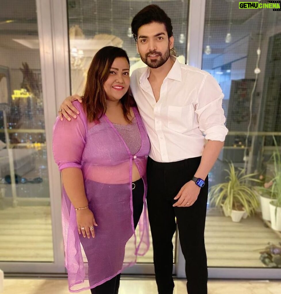Gurmeet Choudhary Instagram - “Happy Birthday to an exceptional friend and an outstanding cheerleader” ❤️🥳😎🫶 @jeevitaoberoi
