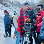 Gurmeet Choudhary Instagram - Grateful for the incredible journey on set with my director @sidharth_sengupta ❤️🤗 . His passion, guidance, and love have made every moment unforgettable. 🎬💫 #yehkaalikaaliankhein #DirectorLove #OnSetMagic Manali, Himachal Pradesh