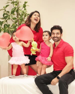 Gurmeet Choudhary Instagram - You see those two little girls that’s our heart beating outside our body!!! 
Valentines from now on is a group of four in love with each-other for infinity ♾️🥰❤️✨🧿
#HappyValentinesDay from us to you all even the ones who are amazingly single and loving life to the fullest 😉