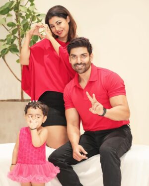 Gurmeet Choudhary Instagram - You see those two little girls that’s our heart beating outside our body!!! 
Valentines from now on is a group of four in love with each-other for infinity ♾️🥰❤️✨🧿
#HappyValentinesDay from us to you all even the ones who are amazingly single and loving life to the fullest 😉