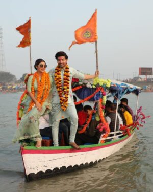 Gurmeet Choudhary Instagram - The connection is eternal …. From learning from books to being blessed to be playing ( Ram- Sita ) on screen to visiting Ram JANMABHOOMI Ayodhya and today witnessing Pran pratishtha in our this lifetime .. truely truely blessed 
.
#jaishreeram #pranprathista #ayodhya #ramayan #sitaram