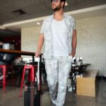 Gustavo Marsengo Instagram - #Tbt do último look Carnavoo. Que venha a próxima viagem ! ✈️✈️✈️