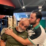 Gustavo Marsengo Instagram - Para eternizar o momento e atualizar o bucket list. Beijo na careca de São Marcos ✔️ E com direito a assistir Parmera e curintia, com ele, no buteco, tomando uma cervejinha. Séloko. O aniversário foi do meu pai, mas quem ganhou o presente fui eu. Mentira pai, vc ganhou um tbm (última Foto) Sao Marcos