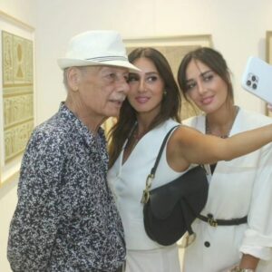 Haala Shiha Instagram - Love you, papy❤️
Amazing as usual .
@artistahmedchiha 
@picassoeast_artgallery 
@reda.picasso 
#art #artist #artgallery