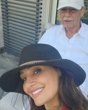 Haala Shiha Instagram - يوم هادي و عيد سعيد 🤩❤️🩷💛💚🤍
#halashihanews 
#hala_shiha_new