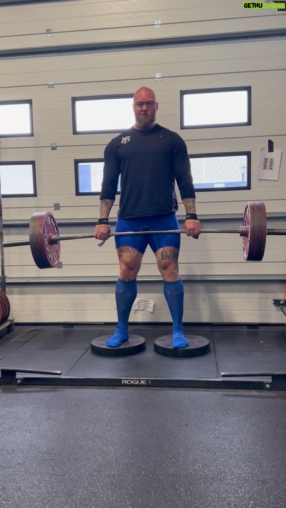 Hafþór Júlíus Björnsson Instagram - Strength is coming back fast! 220kg paused deficit deadlifts 3 sets 3 reps. Thor's Power Gym