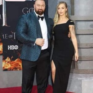 Hafþór Júlíus Björnsson Instagram - It was prank all this time. @kelc33 is actually 6’8”