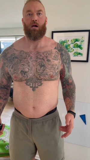 Hafþór Júlíus Björnsson Instagram - Quick pec flex update! 

For those that want the best beard products, click the link in my bio or in my story to get 20% off @thebeardstruggle ( Code Hafthor )