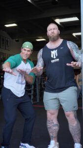 Hafþór Júlíus Björnsson Instagram - Caption this ? “ double it, and give it to the next guy “ Gold's Gym Venice Beach California