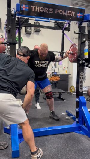 Hafþór Júlíus Björnsson Instagram - 420kg squat has never felt easier. Strength is coming back faster than I anticipated 😳🚂🚀💪 @thorstrainingapp @australianstrengthcoach