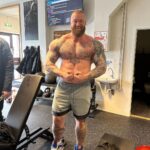 Hafþór Júlíus Björnsson Instagram - Not bad for a fat guy. 177kg and still visible abs. #dadbod @thorspowergym