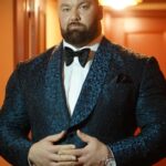 Hafþór Júlíus Björnsson Instagram - THORsday Throwback to the Game of Thrones series finale season premier. @thorbjornsson ⛰️ New York, New York