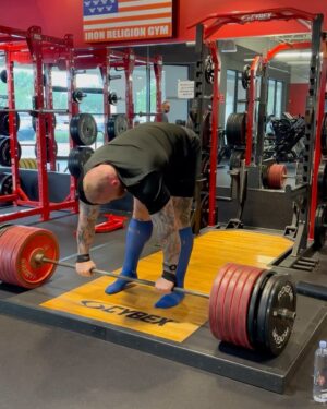 Hafþór Júlíus Björnsson Instagram - 315kg / 695lbs for easy 4 reps with @mitchellhooper @reignbodyfuel