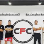 Haha Instagram - 내 코치 형근아 !! @park_hyungkeun #cfc 오픈을 진심으로 축하해!!🔥 형 작년에 정말 힘들었을때.. 너도 죽을만큼 힘들었을때 이 운동 없었으면 우린 죽었을거야.. 사랑해! 승승장구하고 경기잘하고!! 라뷰 브라더!❤️❤️ 죽지않아X근자감!🔥🔥 #마포구보안관 #마포구백범로13 #죽지않아 #근자감