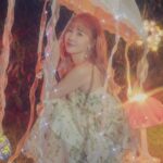 Haha Instagram - 드디어.. 20주년 앨범이 나왔네요.. 고생했어 고은아! 내 옆자리 아이들 옆자리.. 너무 감사하고 대단한일이지만.. 김고은이 있어야할자리.. 무대!! 돌아온걸 축하한다! 성적을 내는것에 초점을 맞추기보다는 노래할때 행복하고 그저 노래하는 가수 별이되길~⭐️✨🌟 타이틀곡 오후 유아~^.~ #startrail #정규6집 #물론성적이나오면고맙지~^.~ #가수 #별 #별이있어야할자리 #무대