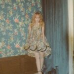 Haha Instagram - 드디어.. 20주년 앨범이 나왔네요.. 고생했어 고은아! 내 옆자리 아이들 옆자리.. 너무 감사하고 대단한일이지만.. 김고은이 있어야할자리.. 무대!! 돌아온걸 축하한다! 성적을 내는것에 초점을 맞추기보다는 노래할때 행복하고 그저 노래하는 가수 별이되길~⭐️✨🌟 타이틀곡 오후 유아~^.~ #startrail #정규6집 #물론성적이나오면고맙지~^.~ #가수 #별 #별이있어야할자리 #무대