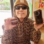 Haha Instagram - 가을이네~ 자자 옷갈입읍시다! 반바지에 후디 딱 2주일봅니다.. 송이 아파서 남자들끼리 나왔네요~ 몸 잘챙기세요~~ 아이폰도 옷갈아입자!! #야만#가을 #브라운#카키 #오늘은초밥