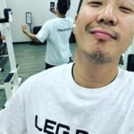 Haha Instagram - 어제 지방촬영와서 새벽에 녹화 끝내고 아침에 꾸역꾸역 일어나 운동했다! 내가 멋진남자가 된 기분이야! 이 모든게 @kjk76 종국형이 준 바로 #ironstein 덕이다! 사랑해 우리형!❤️❤️❤️