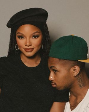 Halle Bailey Instagram - poetic justice, put it in a song 🖤🎶✨#halloween2023