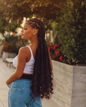 Halle Bailey Instagram - i’m so deep in my bag like a grandma with a peppermint 🤣❣️🎶