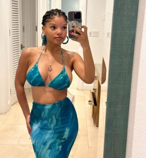 Halle Bailey Instagram - 🌊💙🦋they know you’re an angel 👼🏽