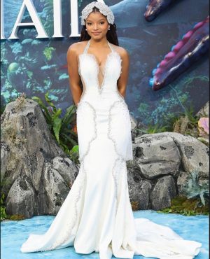 Halle Bailey Instagram - 🇬🇧❣️big thank you to london for celebrating our film tonight with us 🤍🧜🏽‍♀️10 more days
