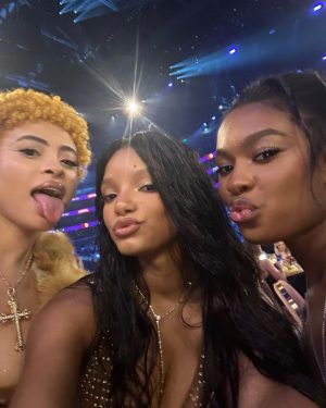 Halle Bailey Instagram - my first solo song was nominated for a grammy 😭✨i’m so thankful to now be a 6x grammy nominee 🥹thank you jesus 🤍✨sometimes it doesn’t feel like this is really my life, i’m so so grateful., a few shots of the best time last night !! 🥰