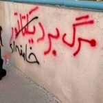 Hamid Farrokhnejad Instagram - یه دیکتاتور میشناسم وقتی ازش پرسیدن مشروعیت حکومتت از کجا اومده ؟ جواب داد ؛با افتخار از مردم فهیمم گرفتم. پرسیدن ؛ بریم از مردم بپرسیم ؟ گفت : نه مردم صلاحیت اظهار نظر ندارن !