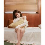 Han Ji-min Instagram - . Fan-meeting postcards 💌 📸: @sopialand 👗: @hhy6588 💇🏻‍♀️: @halolee7 💄: @jennyhouse_ssung