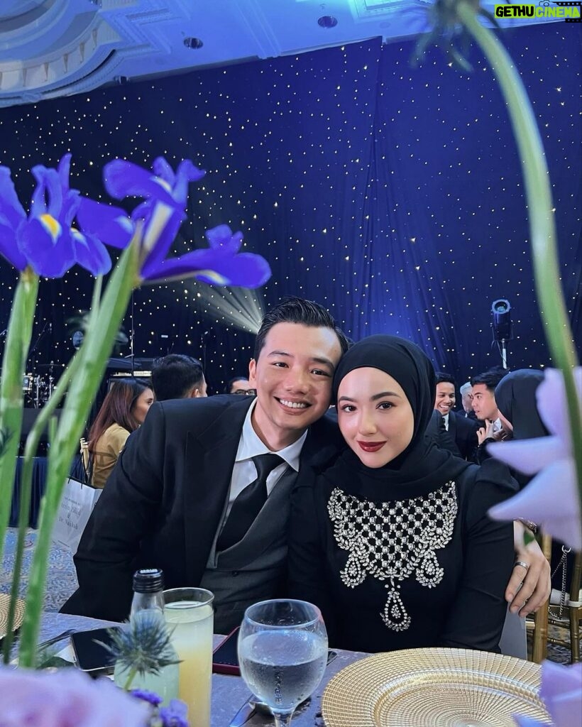 Hannah Delisha Instagram - A beautiful bulan dan bintang night. Love and blessing always to both of you @meripergibulat 🌕✨ Dressed in @rizmanruzaini #manjegotmeried