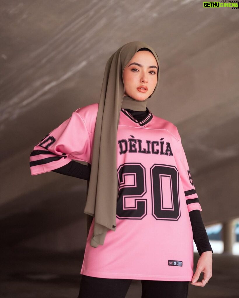 Hannah Delisha Instagram - I don’t usually wear jerseys, but this is an exception😉 Our newly launched 20 Edition Oversized Jersey is available on both website and Shopee. @deliciaofficielle