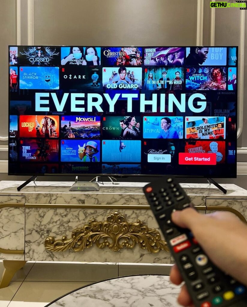 Hannah Delisha Instagram - Came back home to my new-est Q65-QE Android TV from @prismplusmalaysia 😍 Not to brag, but what I love the most about this TV is, it brings cinema experience in my living room with it’s in built Quantum IPS and Dolby Audio. The vibrant and sharp display with awesome quality surround sounds are the things that I miss every time I’m out of home! Checkout my unique link : https://prismplus.my/hannahdelishaQ65QE to get your very own PRISM+ Android TV! Experience yourself and you’ll get what I meant! #prismplusQ65QE #prismplusandroidtv #prismplustv