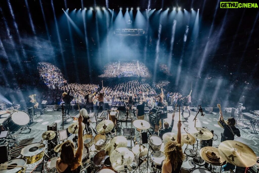Hans Zimmer Instagram - Thank you, UK! 🙏 You were an absolute dream. Up next on the #HansZimmerLive tour: Oberhausen ➡️ Amsterdam ➡️ Milan