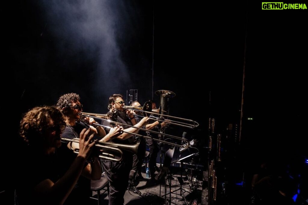 Hans Zimmer Instagram - We’re down to the final four @HansZimmerLive shows 🎸 Brussels tonight 🇧🇪 then off to Paris for the next three nights 🇫🇷 See you there! And thank you @frank_embacher_photo for these groovy photos from Dublin 🇮🇪