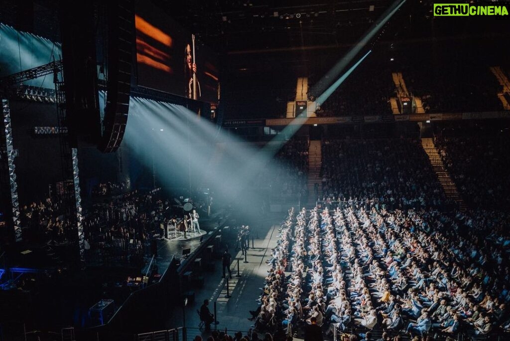 Hans Zimmer Instagram - Thank you Oberhausen, what a way to start our European tour! Limited remaining tickets can be found at hanszimmerlive.com #HansZimmerLive 📸 @frank_embacher_photo Rudolf Weber-ARENA