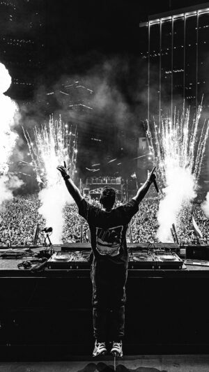 Hardwell Thumbnail - 21.9K Likes - Top Liked Instagram Posts and Photos
