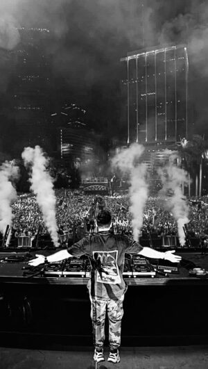 Hardwell Thumbnail - 45.7K Likes - Top Liked Instagram Posts and Photos