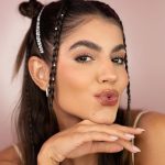 Hariany Almeida Instagram - Começou o #CarnaHariBeauty ✨ acabei de postar o tutorial do penteado completo no meu canal do youtube (link na bio) e amanhã tem o da maquiagem, espero que vocês gostem e aguardem os próximos conteúdos!