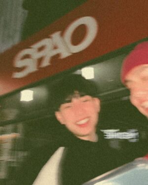 Harit Cheewagaroon Instagram - รู้ตัวอีกทีก็ไม่มีรูปด้วยกันซะและ แฮปๆนะจ้ะย้อนหารูปมาแล้วเจอคลิปนี้ ถือเปนของขวัญ