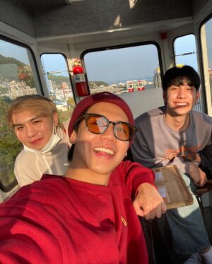 Harit Cheewagaroon Instagram - รู้ตัวอีกทีก็ไม่มีรูปด้วยกันซะและ แฮปๆนะจ้ะย้อนหารูปมาแล้วเจอคลิปนี้ ถือเปนของขวัญ