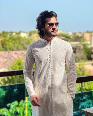 Haroon Kadwani Instagram - Eid Mubarak! ♥️