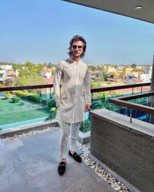 Haroon Kadwani Instagram - Eid Mubarak! ♥️