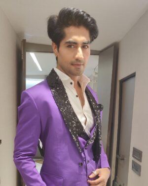 Harshad Chopda Instagram - And then there comes a day , when everything makes perfect sense.

#ravivaarwithstarparivaar #sunday #8pm #starplus #hotstar 

#selfportrait #selfclicked #diy #doityourself