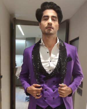 Harshad Chopda Instagram - And then there comes a day , when everything makes perfect sense.

#ravivaarwithstarparivaar #sunday #8pm #starplus #hotstar 

#selfportrait #selfclicked #diy #doityourself