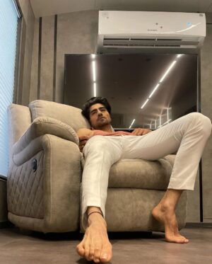 Harshad Chopda Instagram - Why do I feel like a fool 🤷🏻‍♂️🤷🏻‍♂️🤷🏻‍♂️

Happy fools day !

P.s- one fool makes many 😎