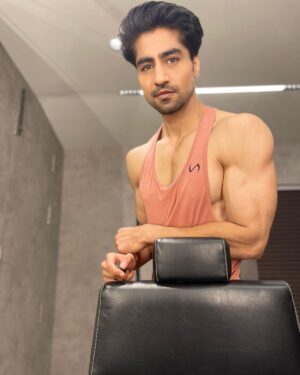 Harshad Chopda Instagram - Why do I feel like a fool 🤷🏻‍♂️🤷🏻‍♂️🤷🏻‍♂️

Happy fools day !

P.s- one fool makes many 😎
