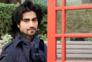 Harshad Chopda Instagram - Trying to match the vibe of #christmas #newyear #holidays 
P.s- wasn’t prepared to post this year. 
P.s.s- but had to
P.s.s.s- 2nd last of this year. 
#merrychristmas #happyholidays
Pic credit- @anupma_shanker