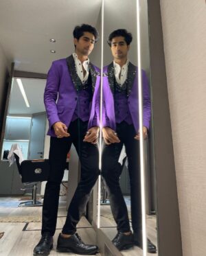 Harshad Chopda Instagram - And then there comes a day , when everything makes perfect sense.

#ravivaarwithstarparivaar #sunday #8pm #starplus #hotstar 

#selfportrait #selfclicked #diy #doityourself