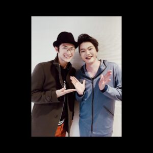 Haruma Miura Instagram - 先日ミュージカルChessを国際フォームに観に行って全日本人キャストが英語で芝居をしていてその熱量の高さに圧倒されました。9日までなので、是非観てみて下さい。素晴らしかった。

そして初めてsugarさん こと　#佐藤隆紀 さんに初めてお会いしました。とても柔らかな方で、『いつか共演しようね』と声を掛けて貰えました。とっても嬉しかった。絶対実現させましょう🙇✨ そして、以前から親交があり仕事した事もある

#飯野めぐみ　さん
#染谷洸太  くん
#エリアンナ　ちゃん

みんな楽屋裏で会った顔が生き生きしていて、稽古場から本番で全力で積み上げた努力を感じさせる素晴らしい顔でした。
作品を観ていてもそれは感じました。

@eliana0514 ちゃんはシンシアコンサートにも遊びに来てくれていて、僕も大いに尊敬する日本のディーバです。ほんとう彼女の歌声は力強くて圧倒されますよー😎